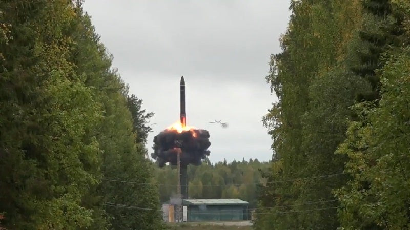 O B.Πούτιν άνοιξε τις πύλες της κολάσεως: Εκτοξεύτηκε διηπειρωτικός RS-24 Yars